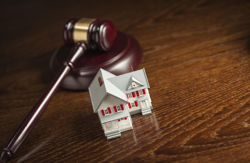Sanz Bremond Abogados, abogados especialistas en derecho civil y sucesiones en Oropesa. Vivienda de papel.